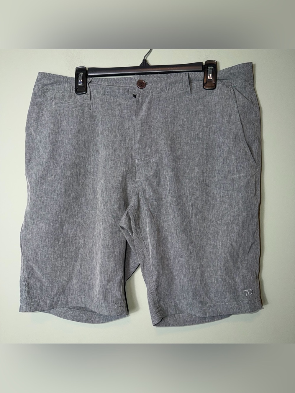 7 Diamonds  Men's Velocity Gray Flat Front Shorts Size 34